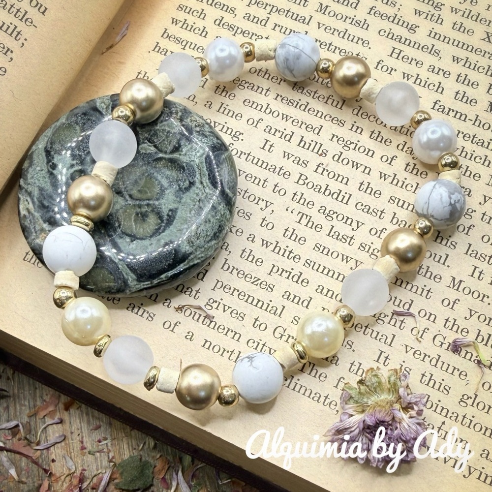 Grandma approved Marble white howlite and Pearl Bracelet
